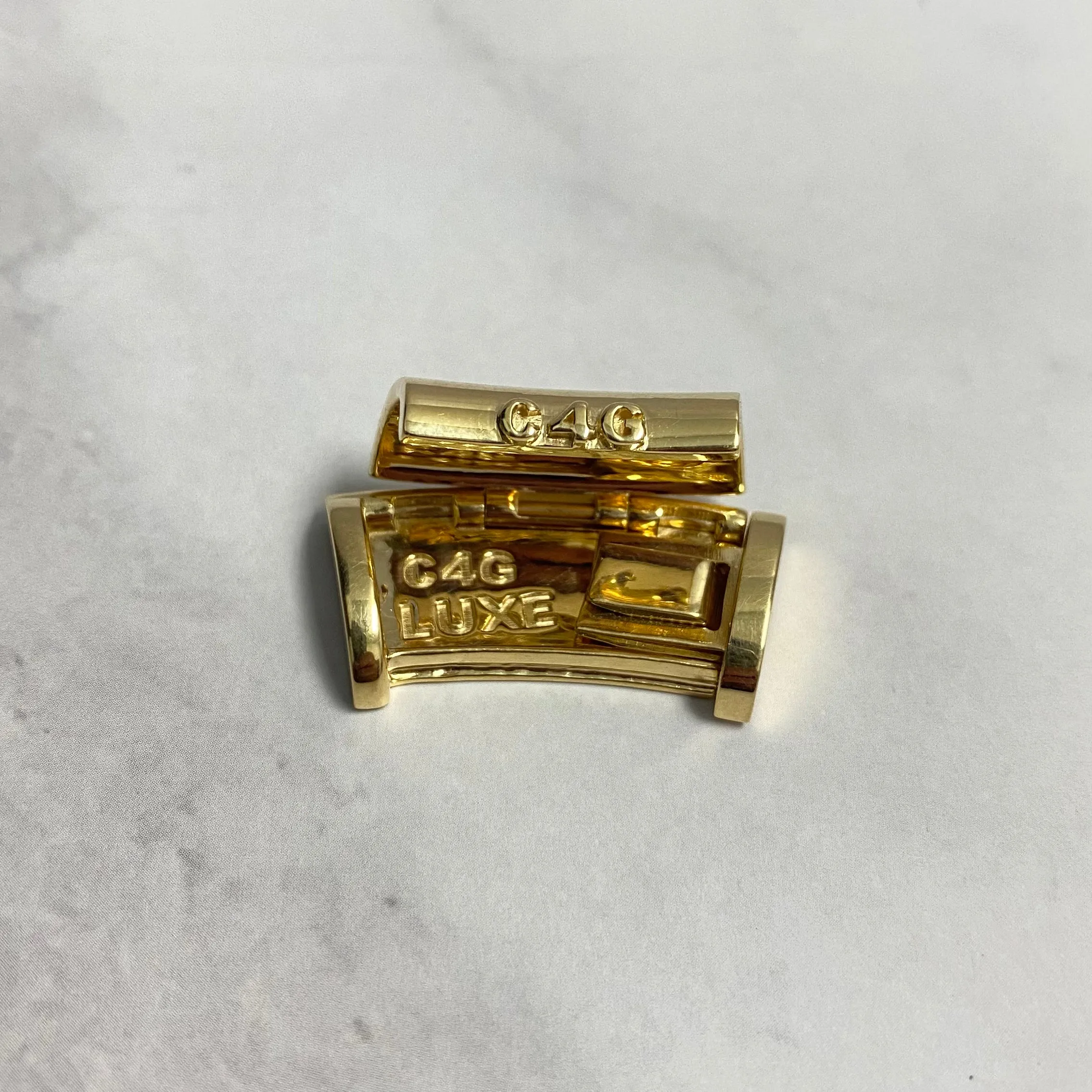14K Yellow Gold Plain Sleek Lock / 15.7gr / 15mm / 1.1in