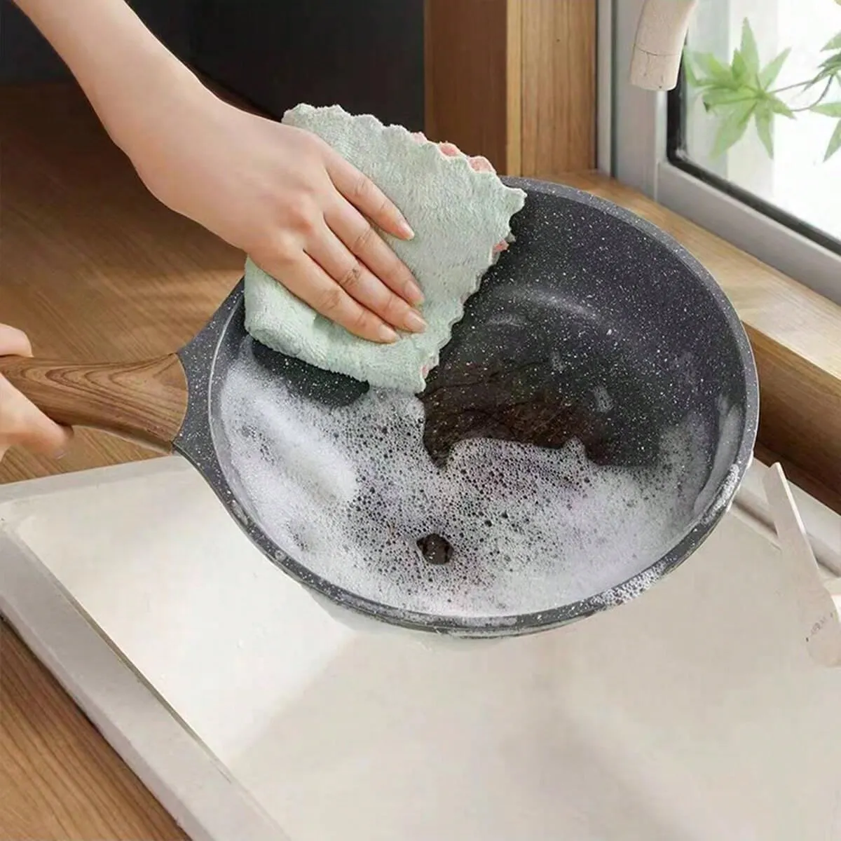 1/6/12/24pcs Thickened Double-Sided 27*16cm Coral Fleece Non-Shedding Kitchen & Home Cleaning Dishwashing Cloth, Reusable