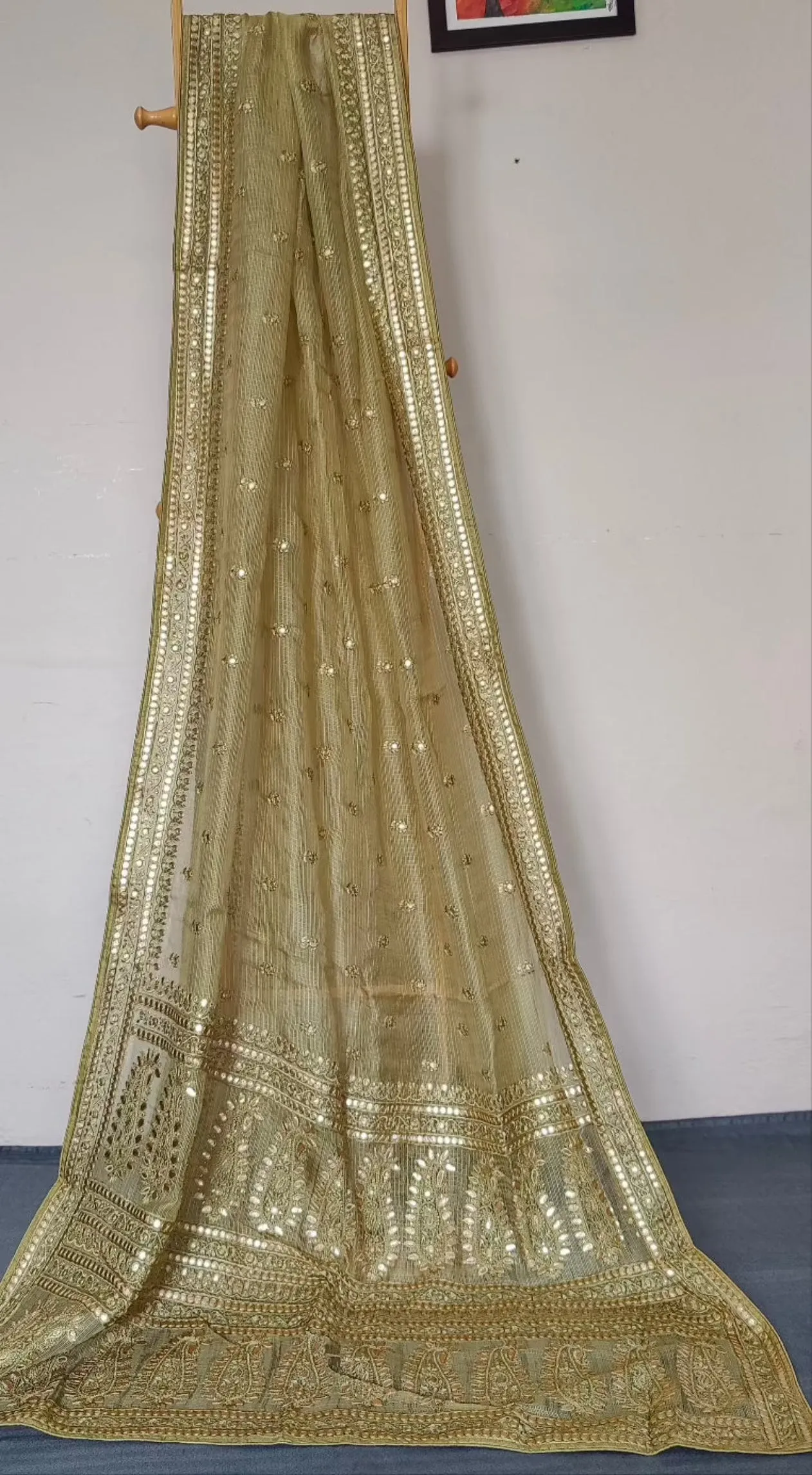 BADAN PE SITARE SAREE
