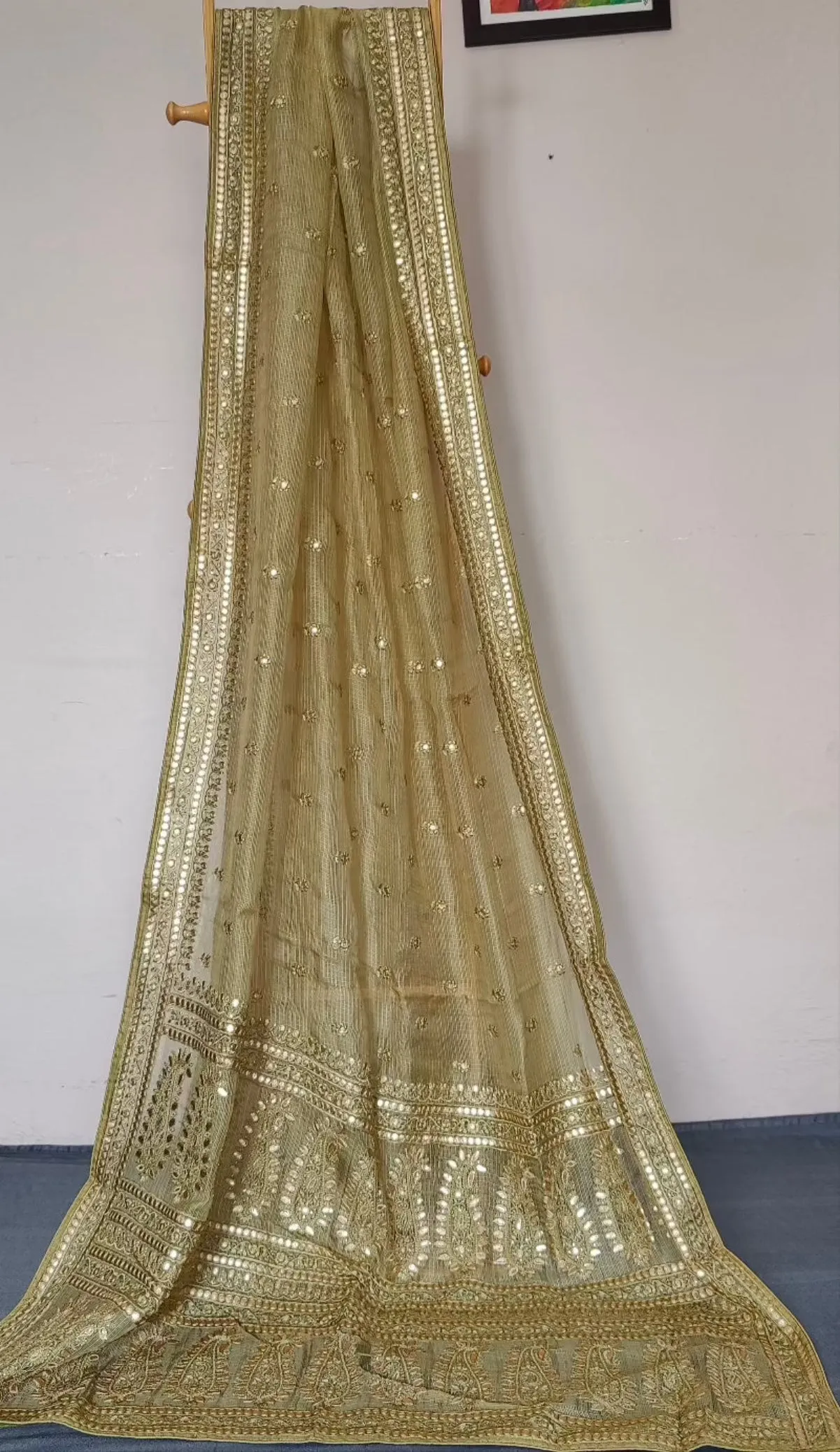 BADAN PE SITARE SAREE