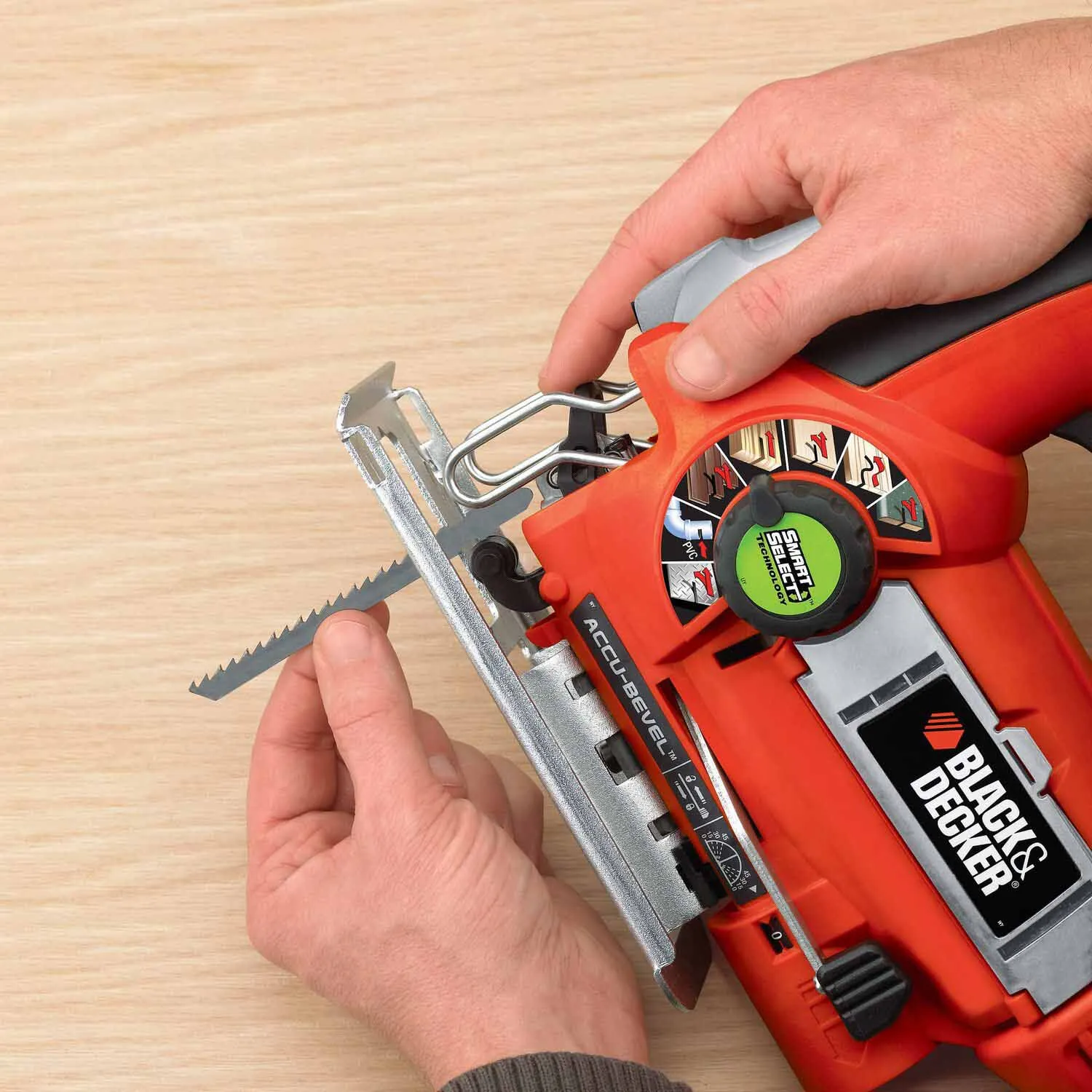 Black & Decker JS670V Line Finder Orbital Jigsaw with Smart Select Technology