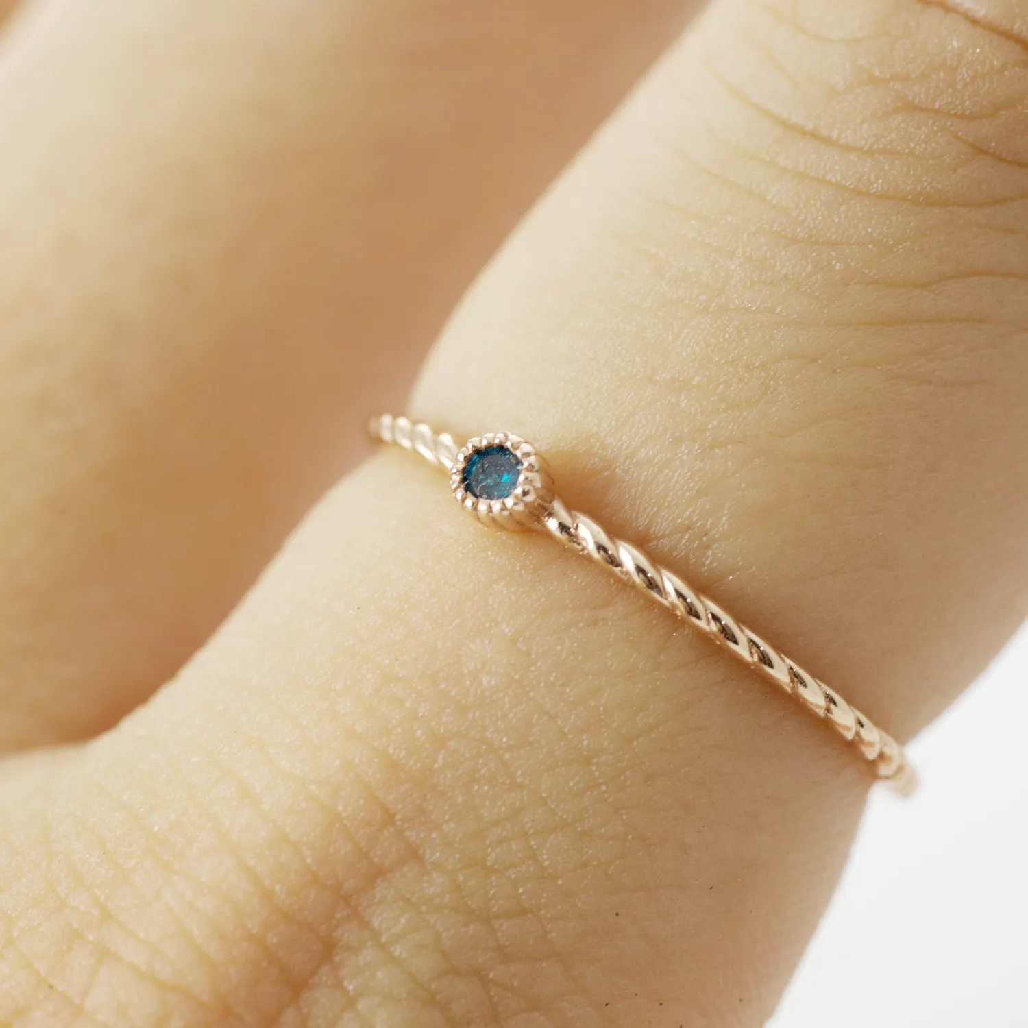 Blue diamond twirled band Ring - 14K/ 18K Gold