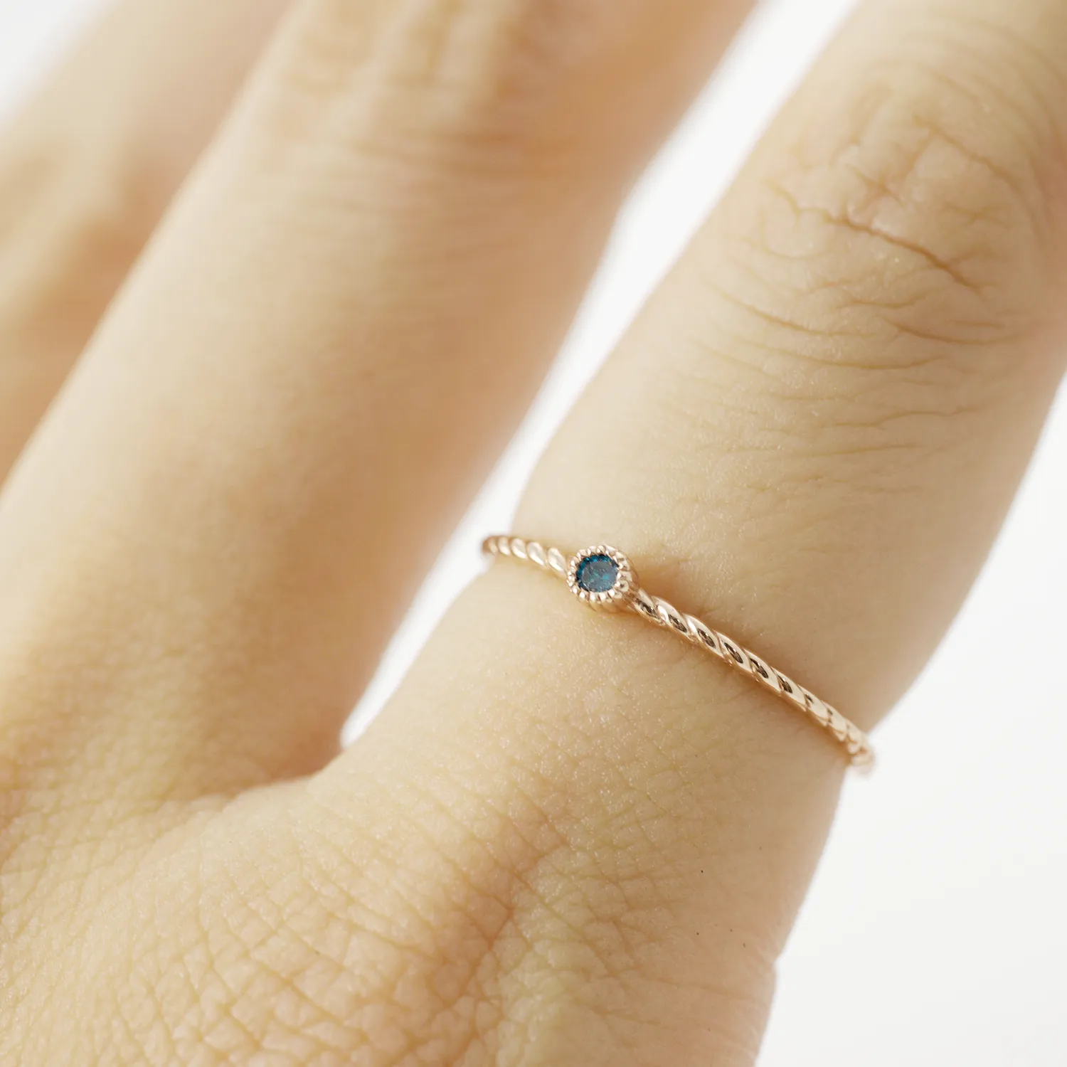 Blue diamond twirled band Ring - 14K/ 18K Gold