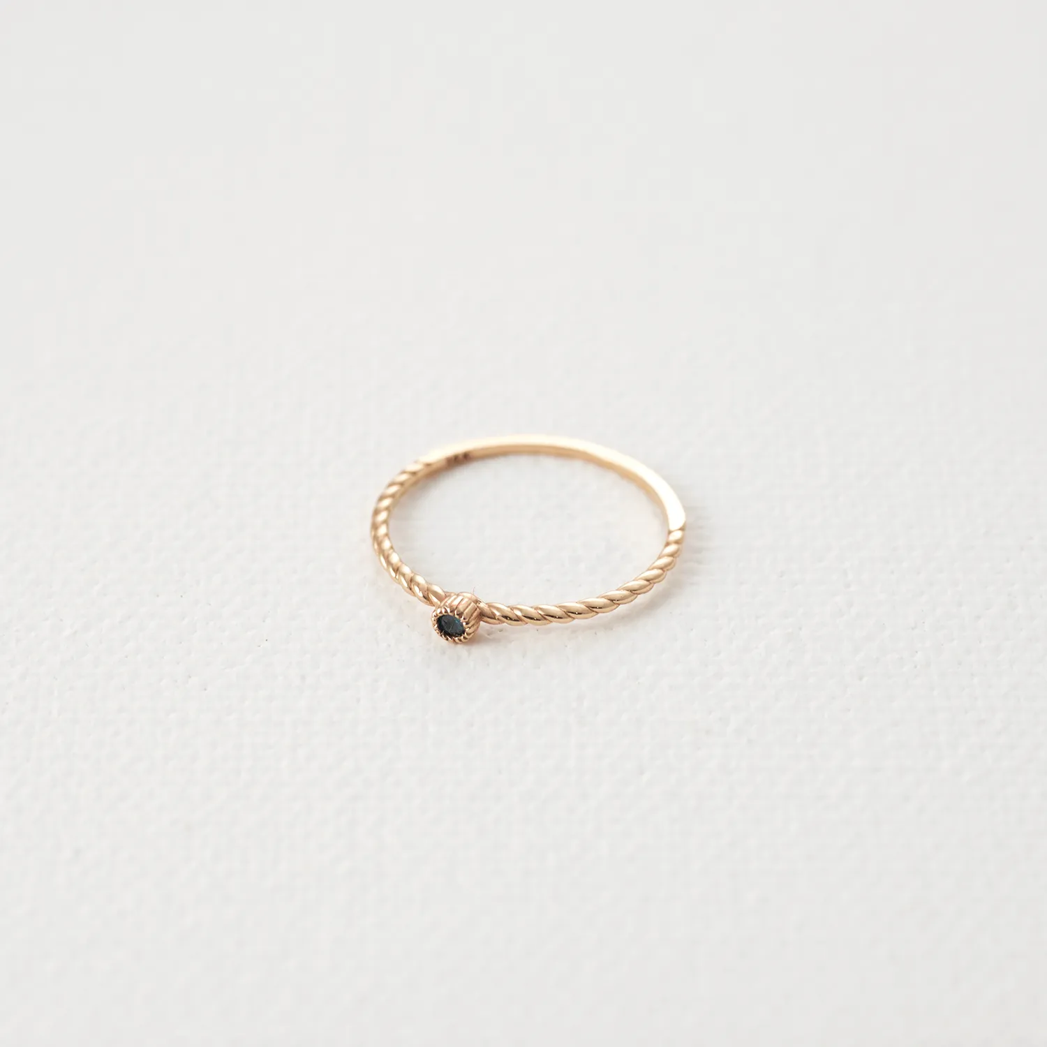 Blue diamond twirled band Ring - 14K/ 18K Gold