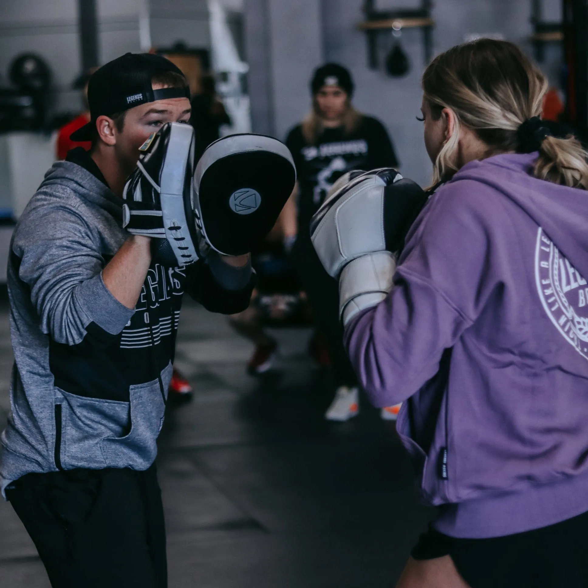 Contender Focus Mitts