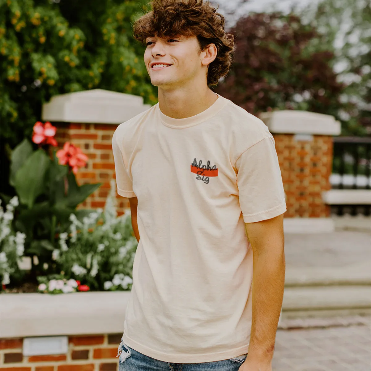 Delt Neutral Western Tee
