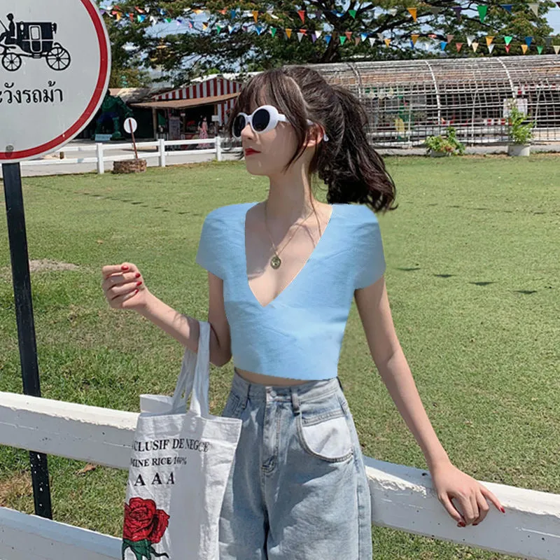 DUNNMALL American Retro Floral Cross V-neck Slim Fit Short Midriff-Baring Short-Sleeved T-shirt Women's Top  Summer New Fashion