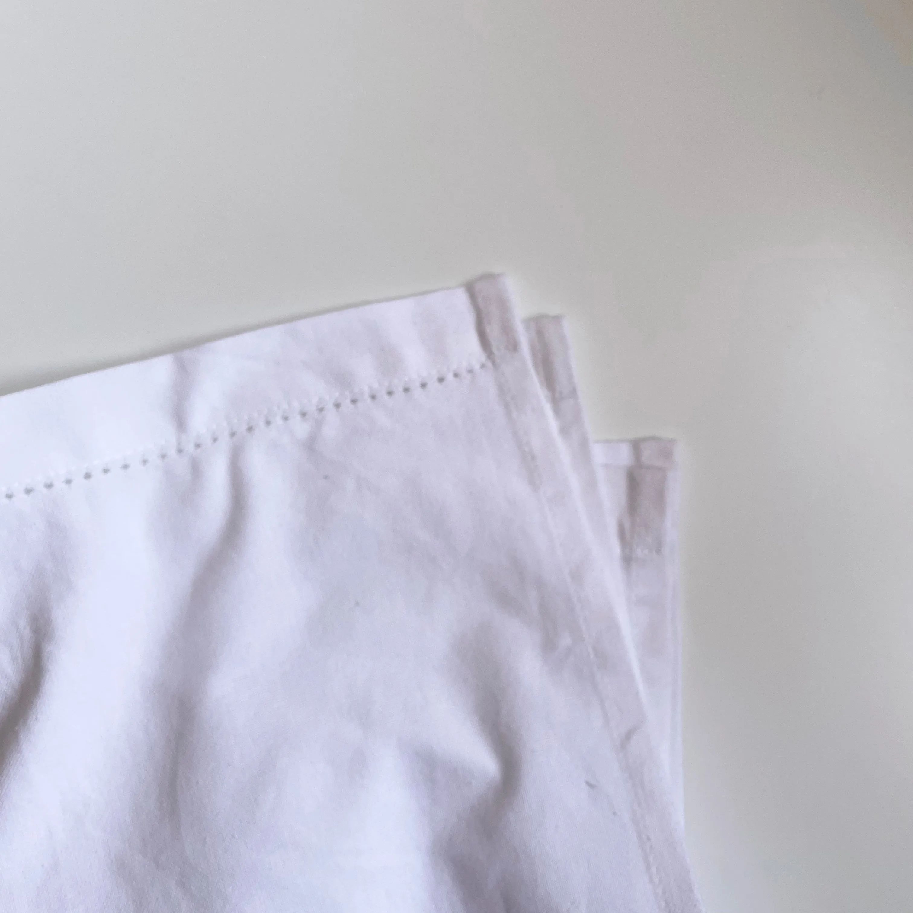 Dunroven House Cotton / Linen Tea Towel - White
