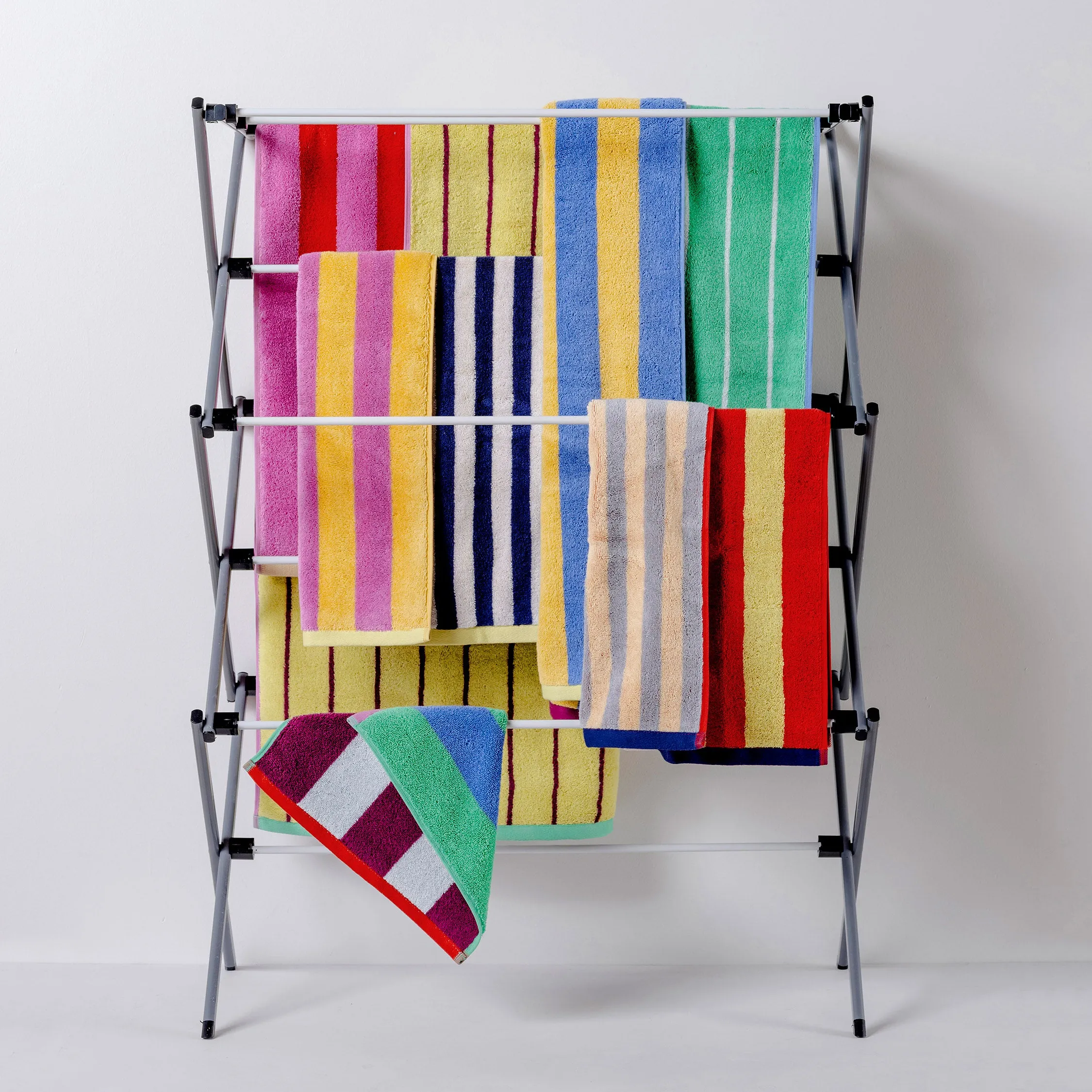 Dusen Dusen Bathroom Towel - Pink/ Red & Lime/ Purple