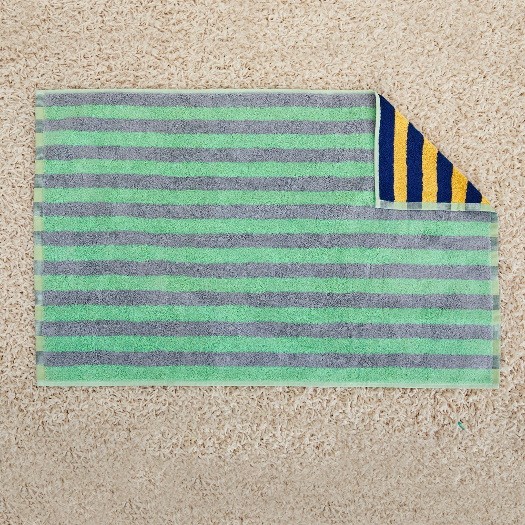 Dusen Dusen Bathroom Towel - Pink/ Red & Lime/ Purple