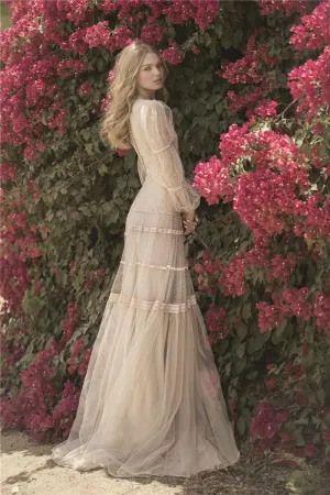 Elegant Champagne Tulle Prom Dress with Lace Applique