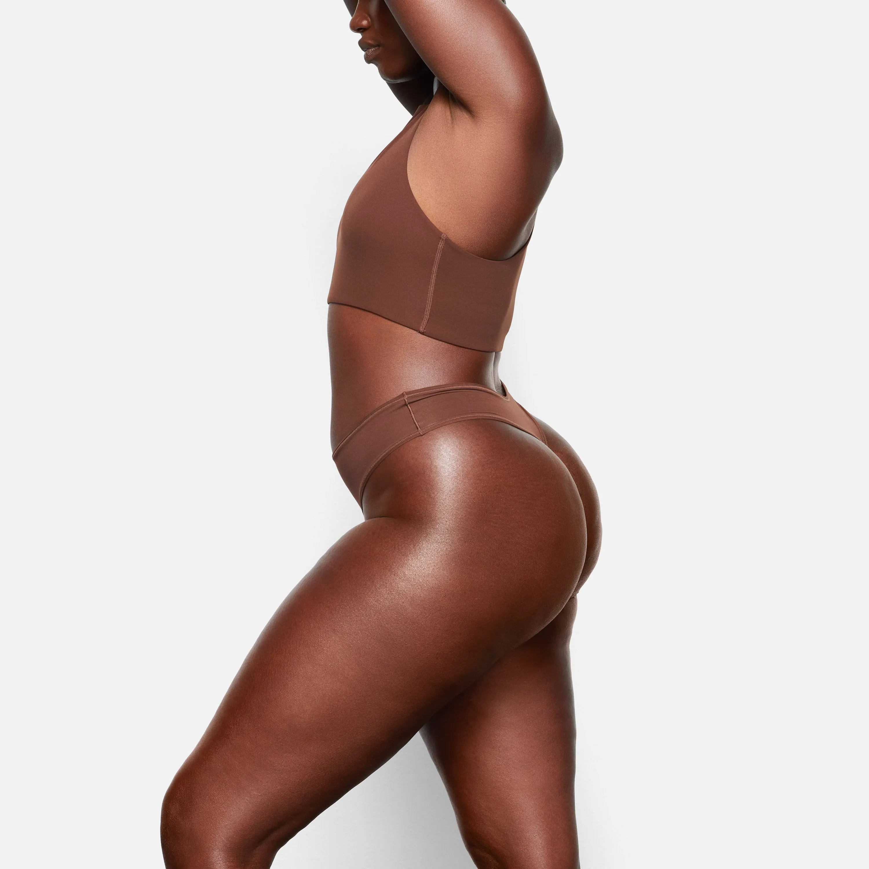 FITS EVERYBODY HIGH NECK BRA | COCOA