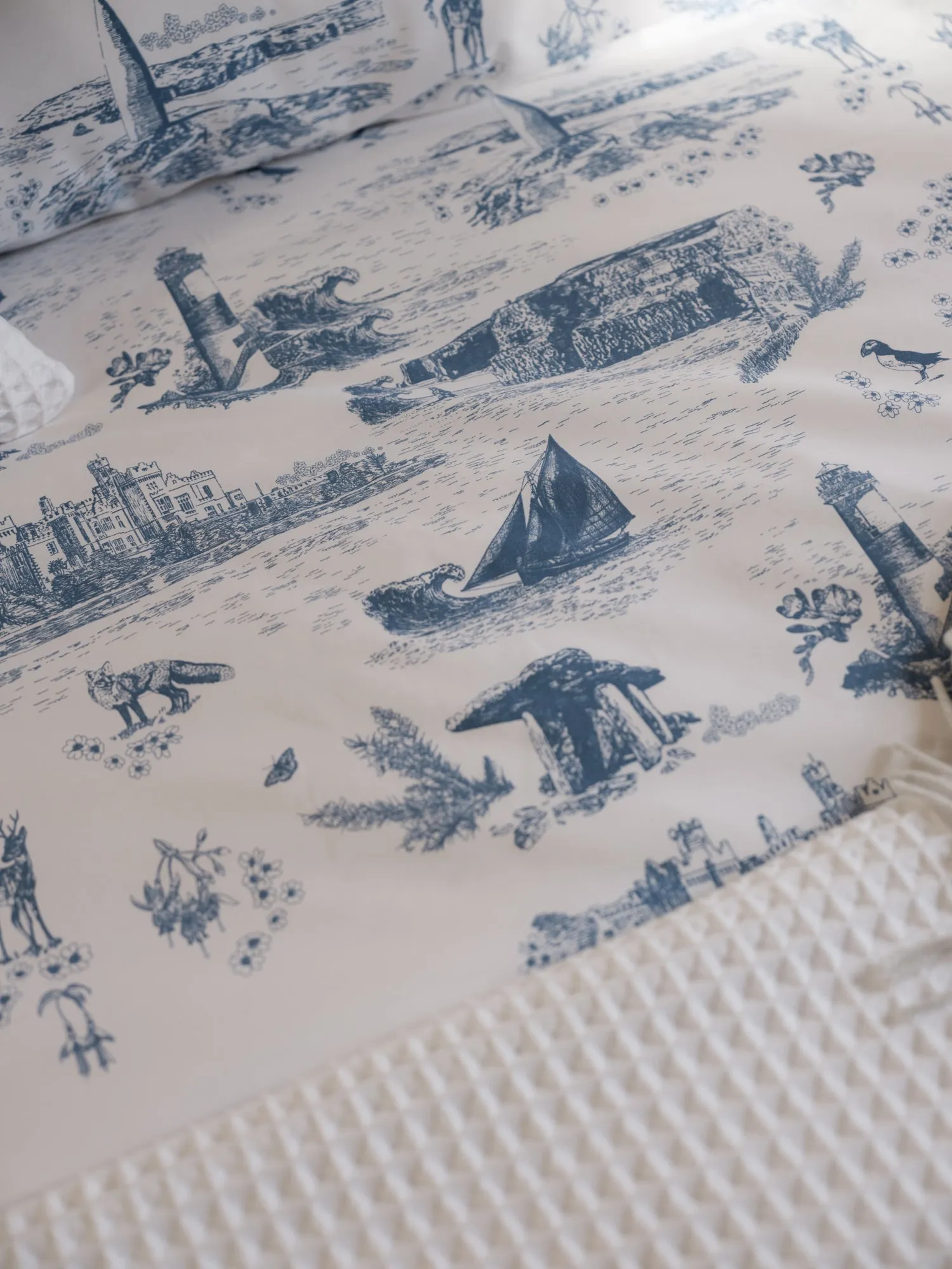 Foxford White Honeycomb Throw