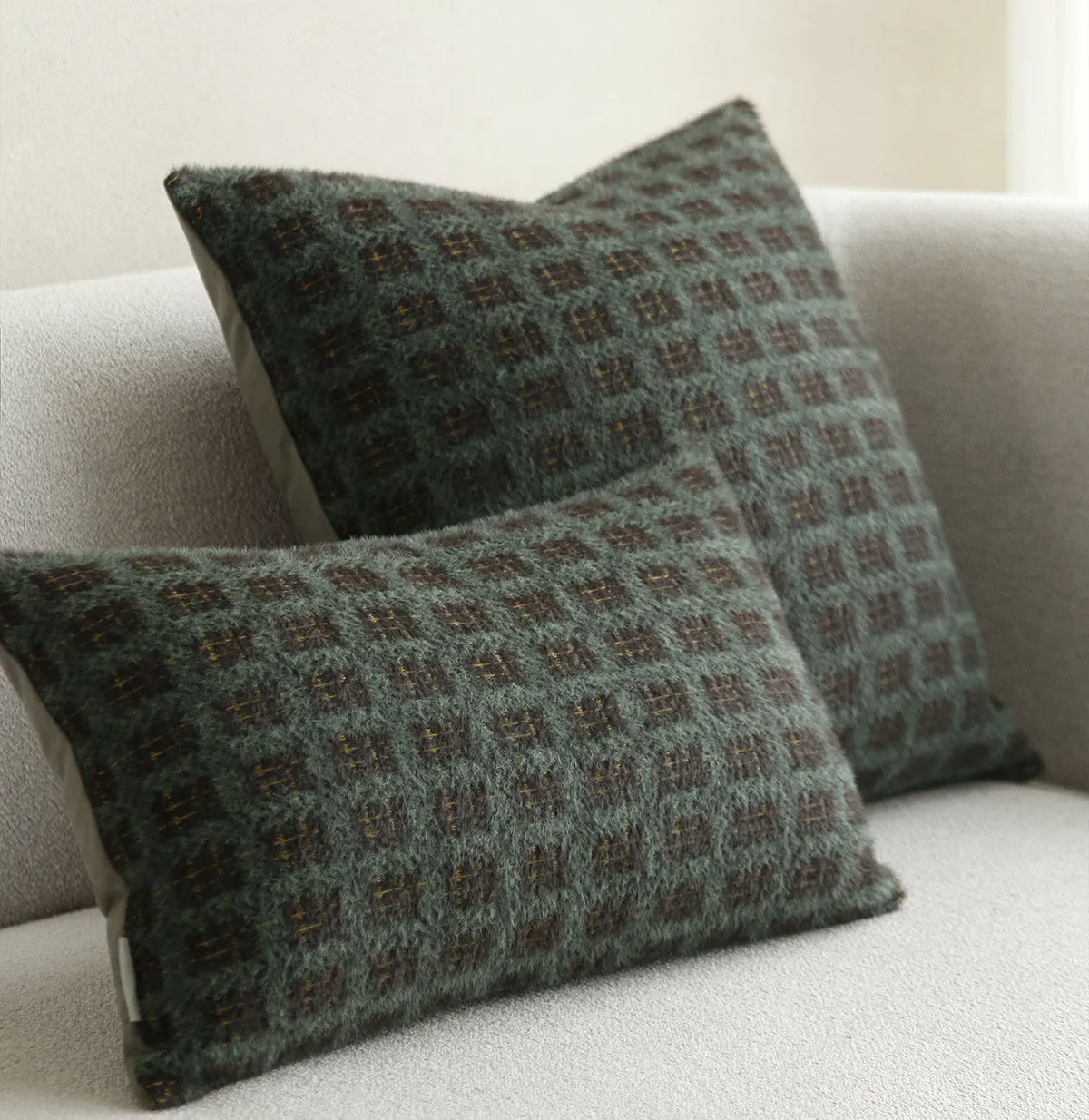 Luxurious Modern Pillow Set