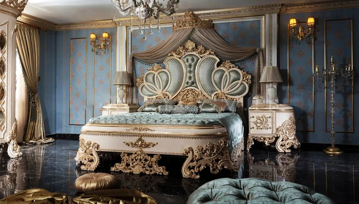 Luxury Antique European Style Solid Teak Wood Hand Carving Bed
