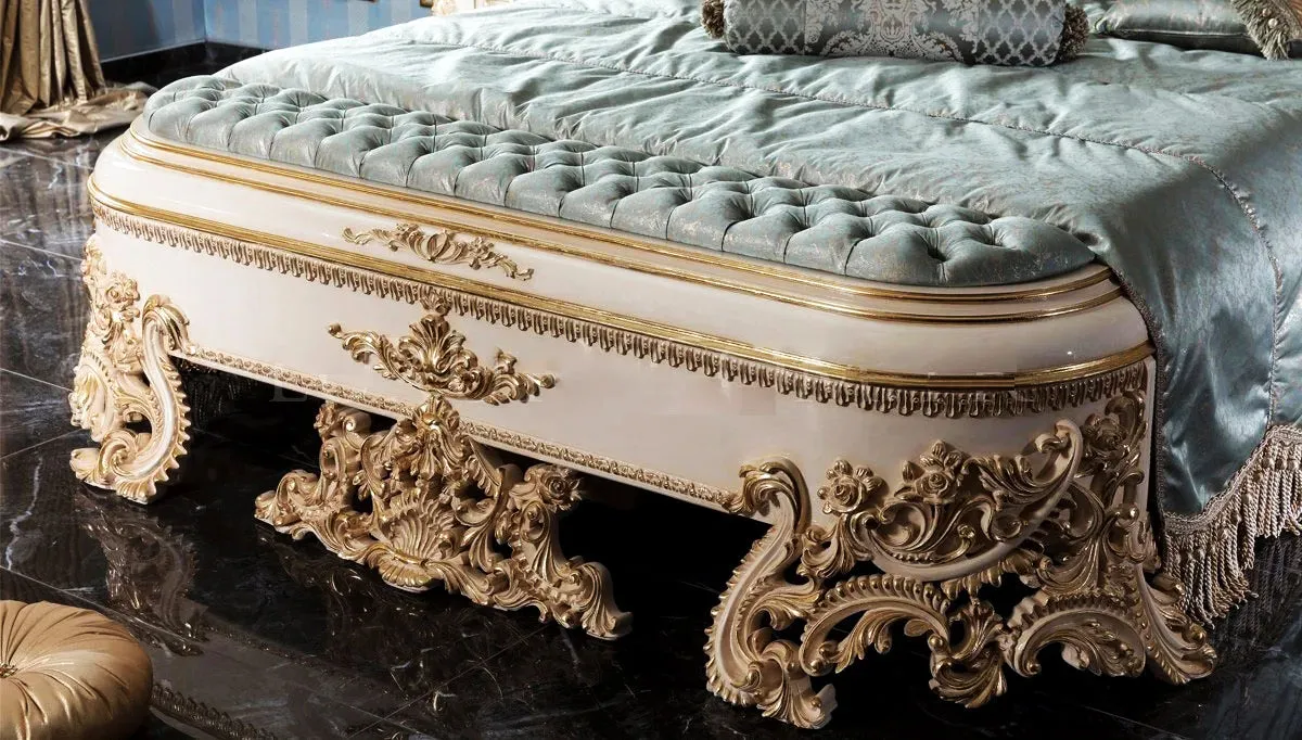 Luxury Antique European Style Solid Teak Wood Hand Carving Bed