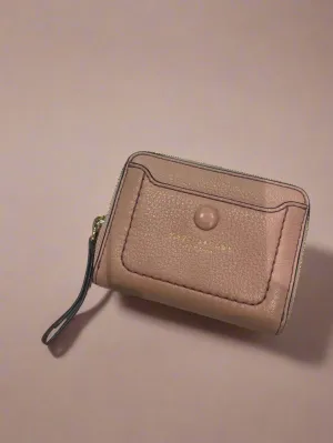 Marc Jacobs Pink Leather Wallet: Stylish & Functional Design