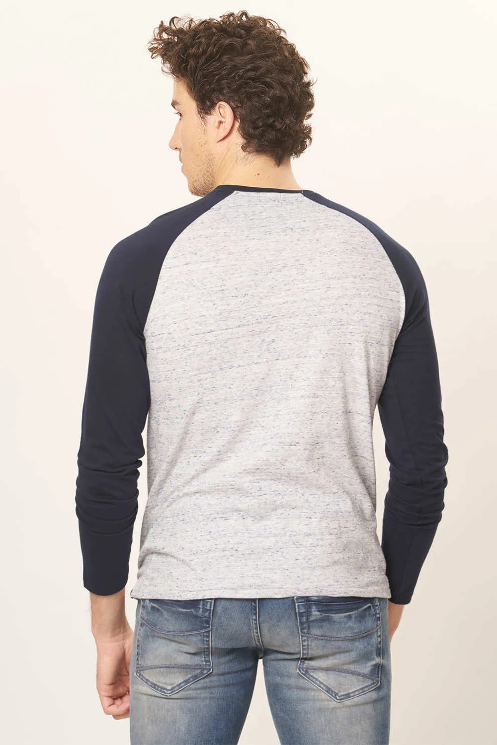 Muscle Fit Raglan Long Sleeve T.Shirt