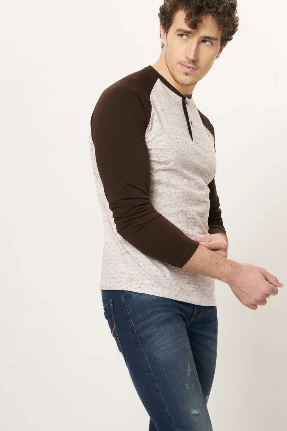 Muscle Fit Raglan Long Sleeve T.Shirt