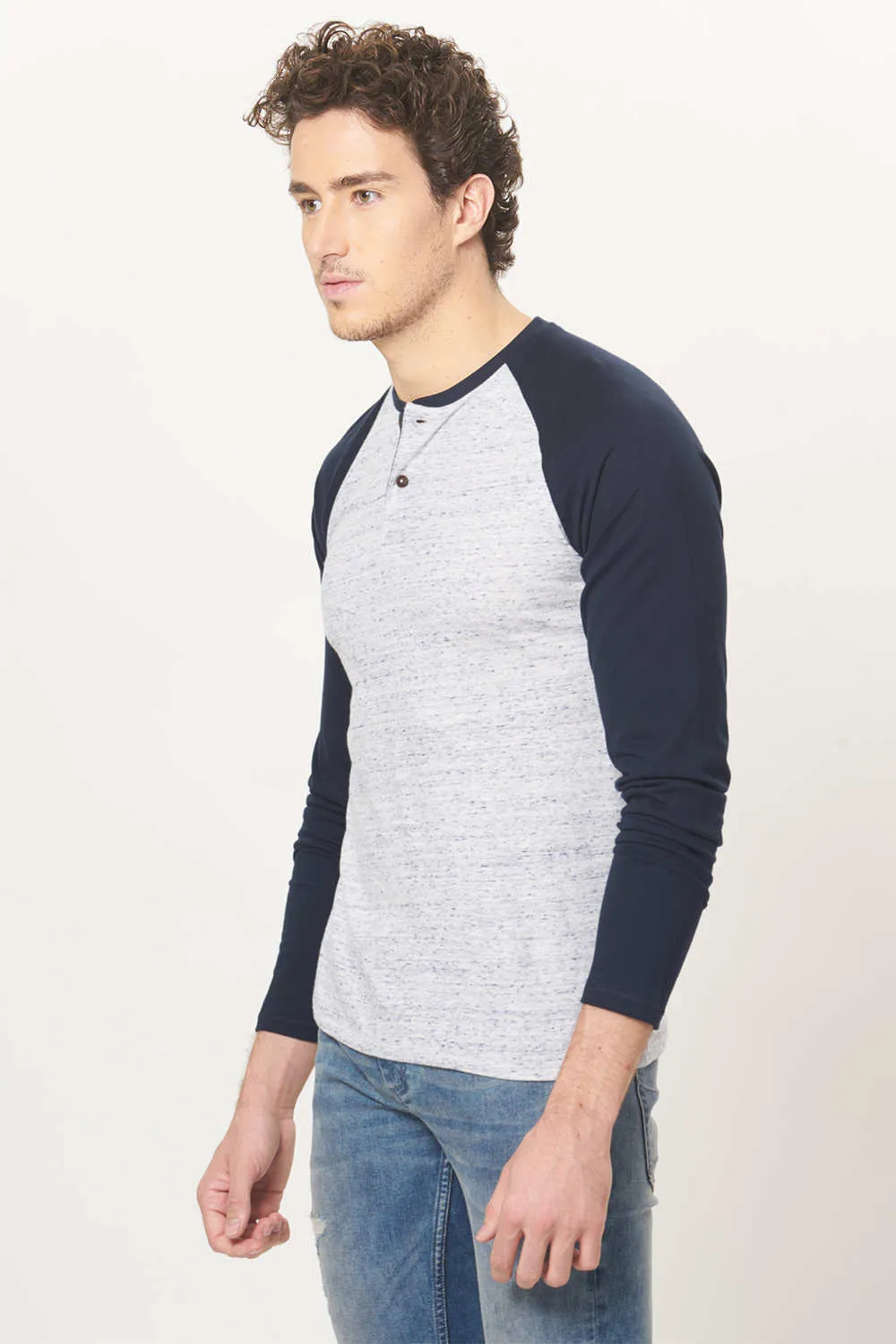 Muscle Fit Raglan Long Sleeve T.Shirt