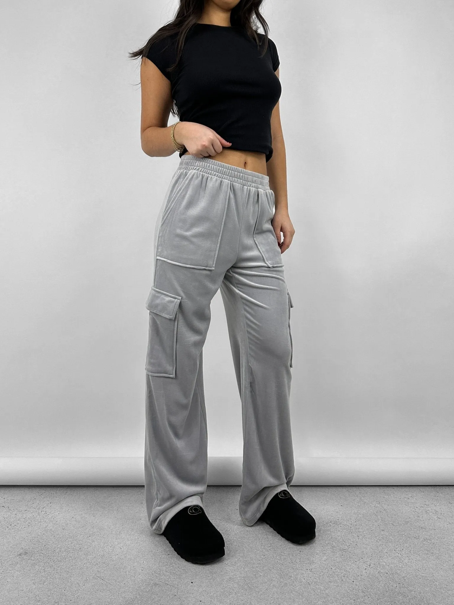 Relaxed Velvet Cargo Pant