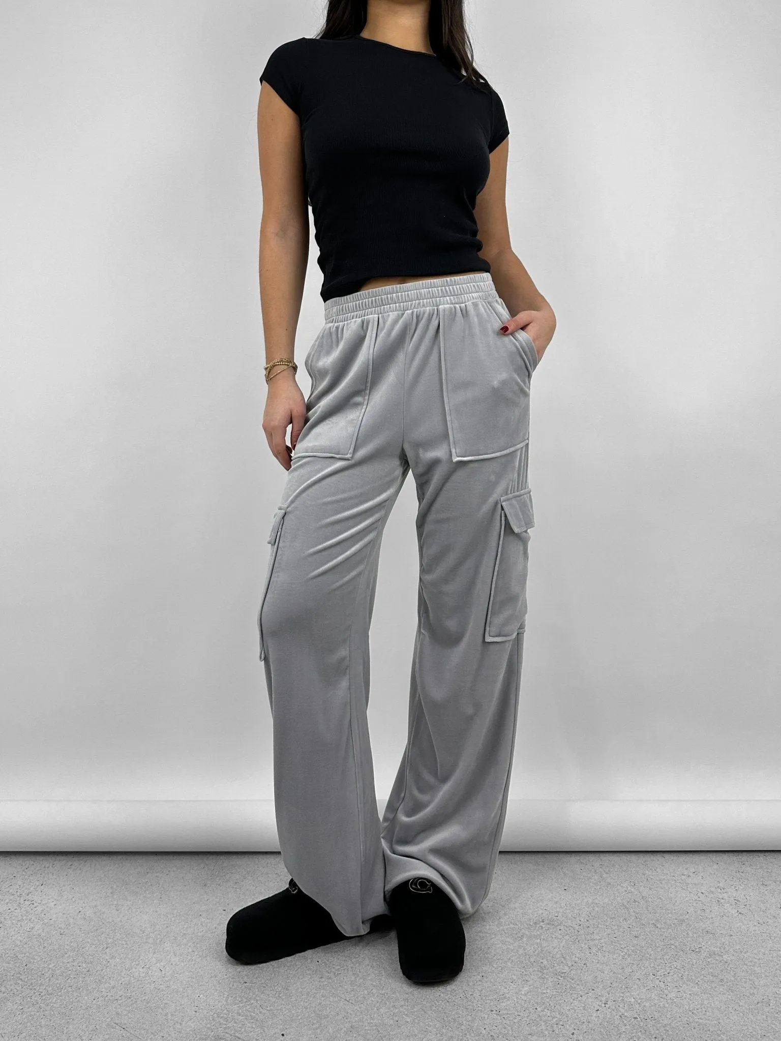 Relaxed Velvet Cargo Pant