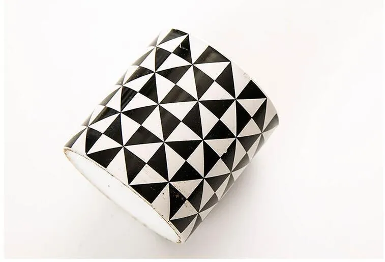 Rory - Round Geometric Pattern Flower Pot
