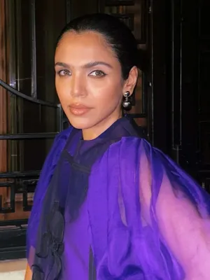 Shriya Pilgaonkar In Double Sphere Pierced Earrings