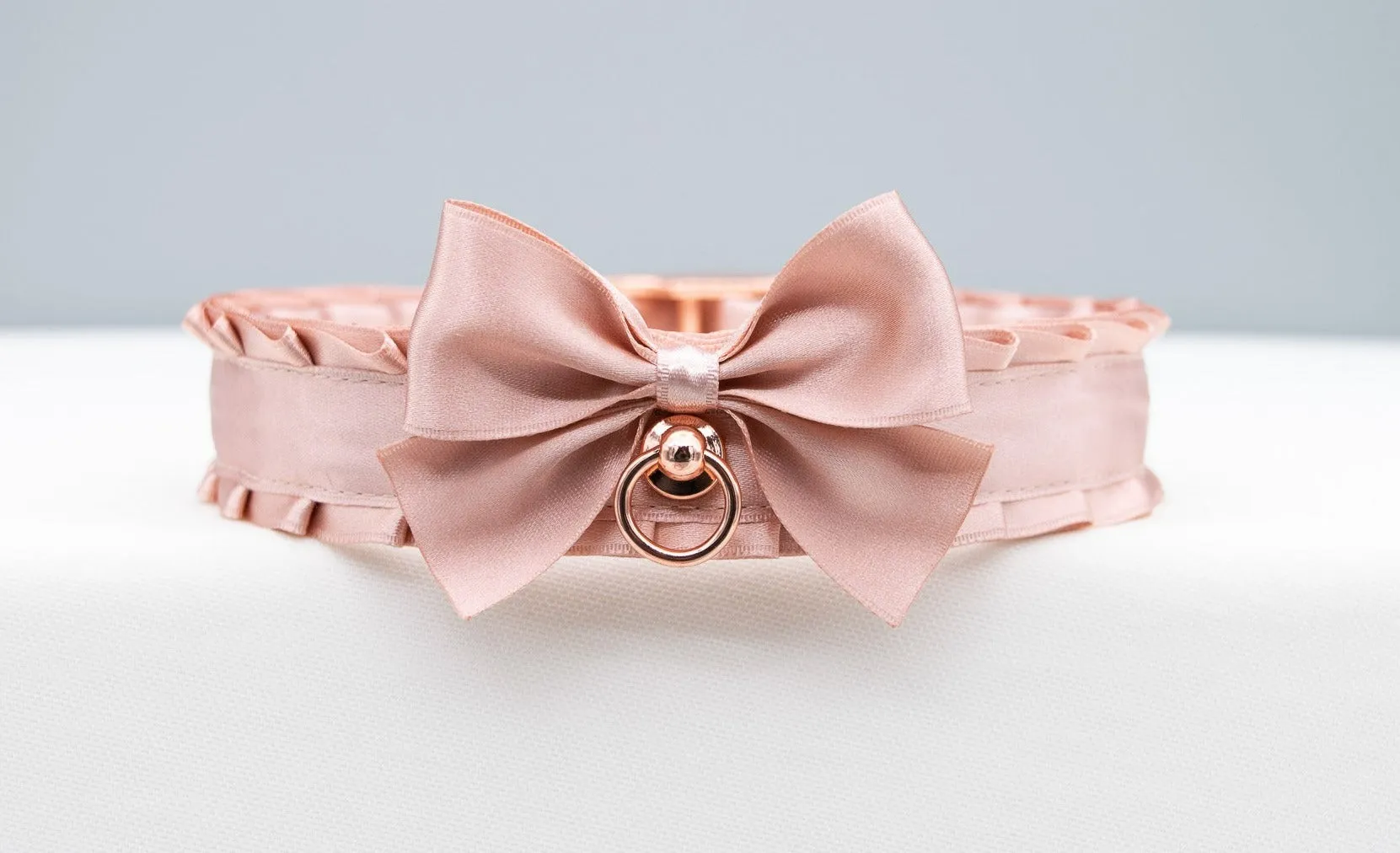 Simple Rose Gold Luxury Collar