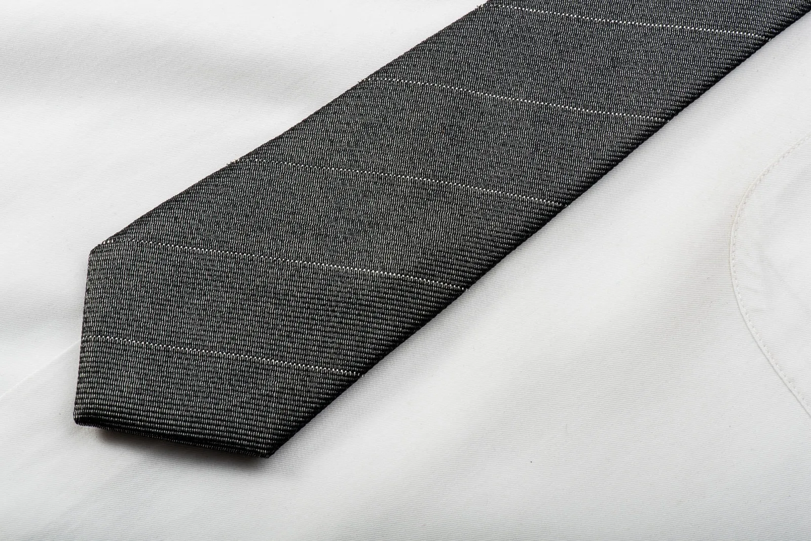 The Fresh Skinny Silk Tie Silver Striped On Dark Gray