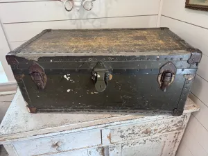 Vintage Military Style Trunk