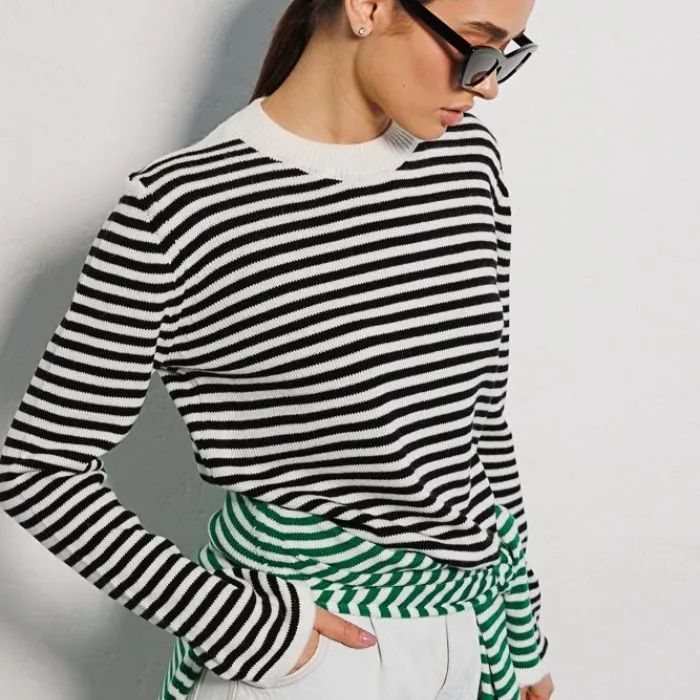 Women's Fashion Ribbed Color Block Striped Crew Neck Knit Sweater