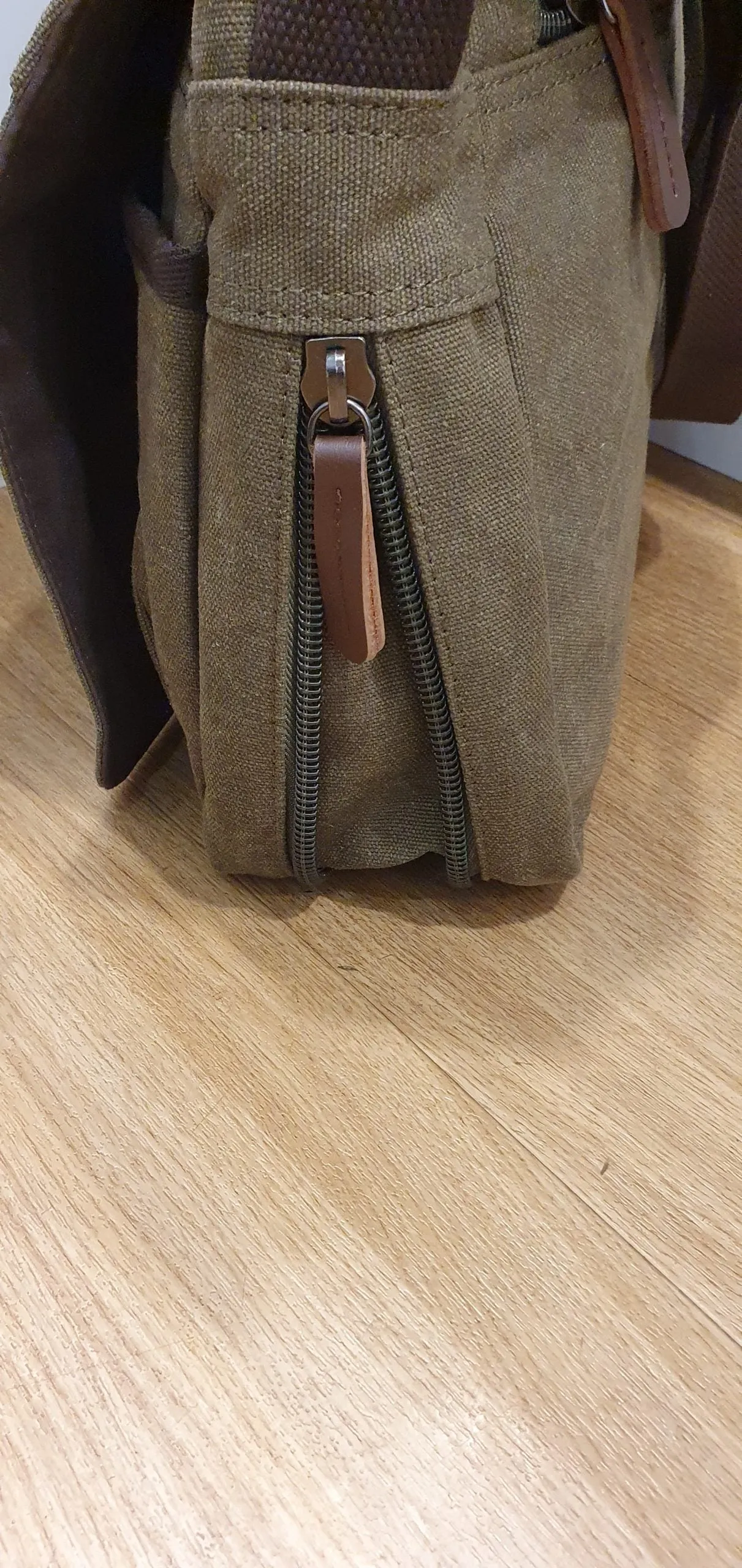 Zuolunduo Vintage style Canvas Messenger & Shoulder Bag